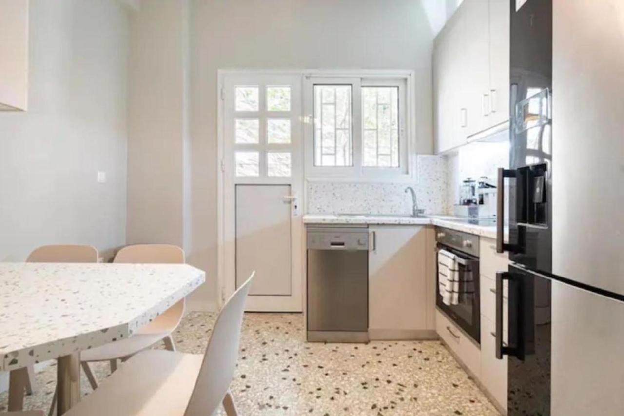 Flisvos Marina Refurbished Apartamento Atenas