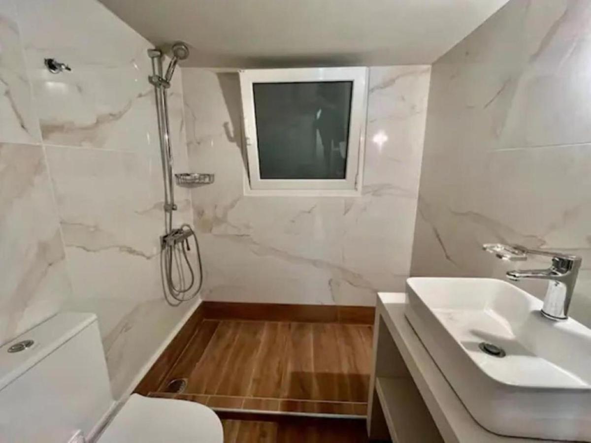 Flisvos Marina Refurbished Apartamento Atenas
